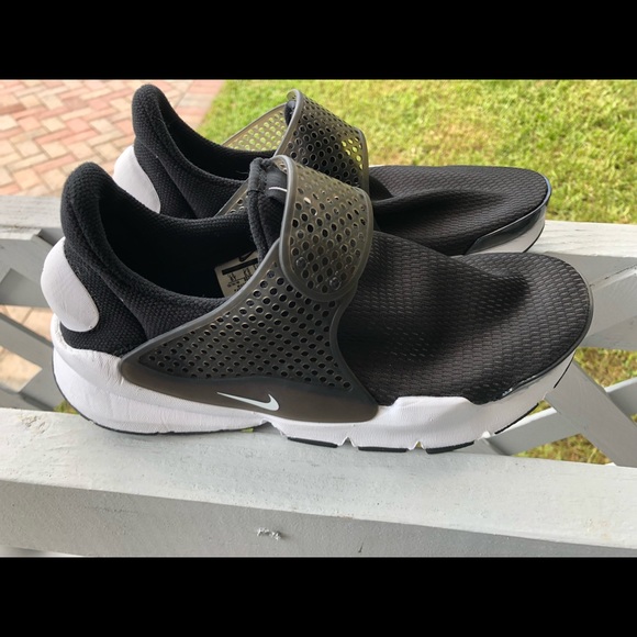 Nike Sock Dart GS Black Women Running Slip-On - Picture 1 of 4